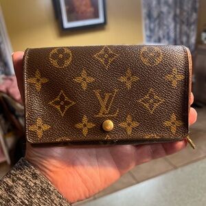 🔥 Authentic Louis Vuitton Brown Monogram Wallet
